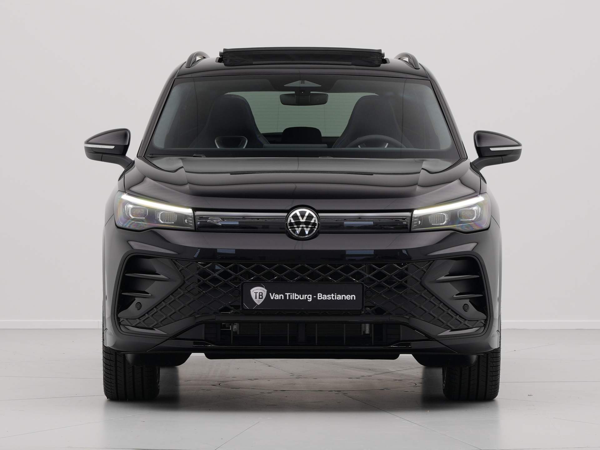 Volkswagen - Tiguan 1.5 eHybrid R-Line Edition - 2025