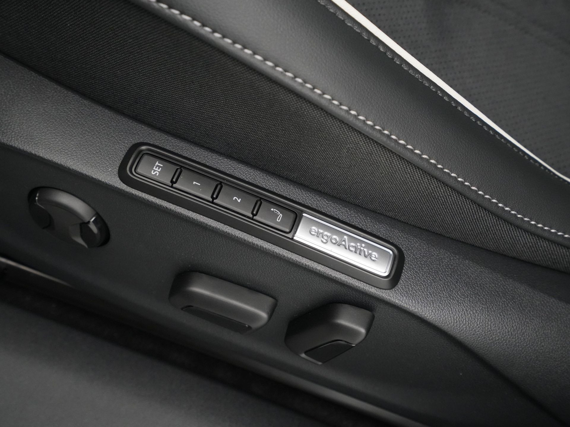 Volkswagen - ID.7 Pro Business 77 kWh - 2025