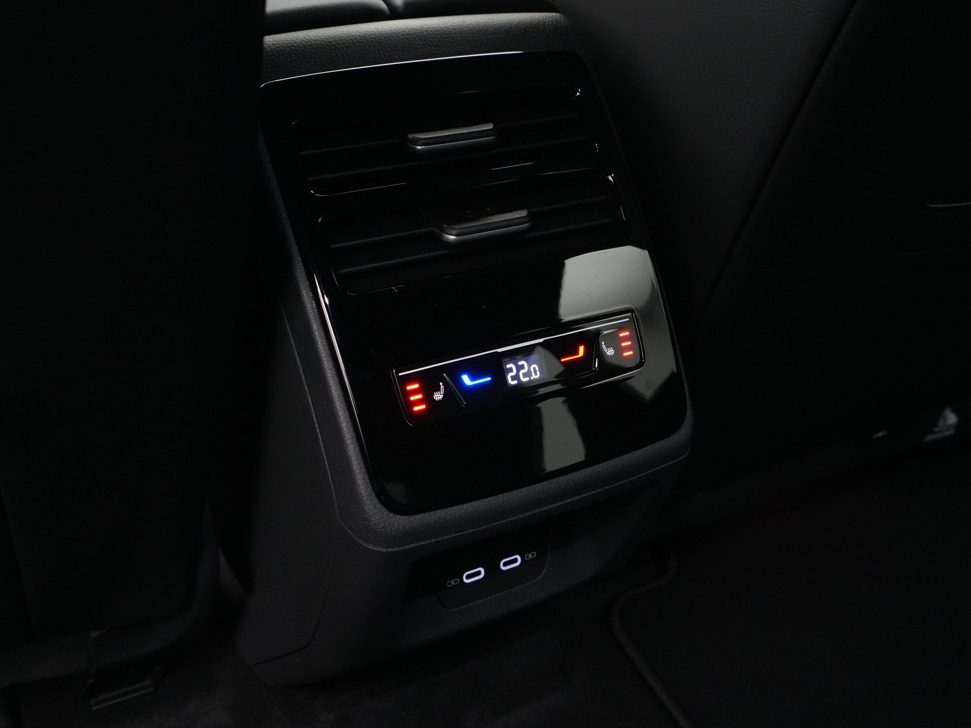 Volkswagen - ID.7 Pro Business 77 kWh - 2025