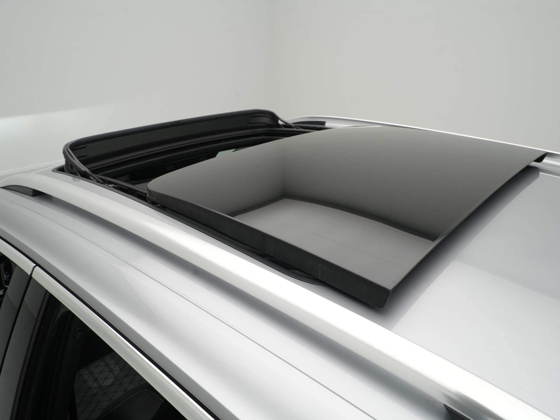 Volkswagen - T-Roc 1.5 TSI R-Line Edition - 2025