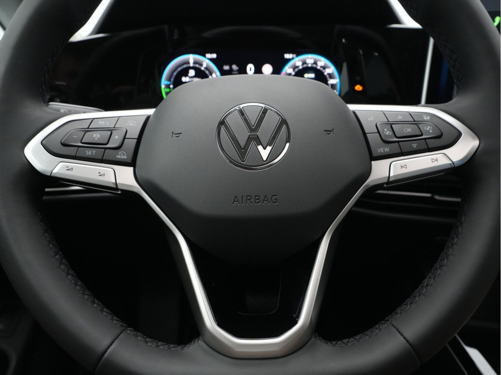 Volkswagen - Golf 1.5 eHybrid Style Edition - 2025