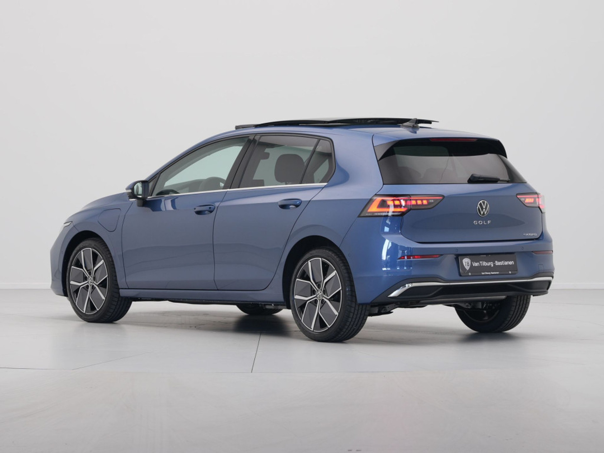 Volkswagen - Golf 1.5 eHybrid Style Edition - 2025