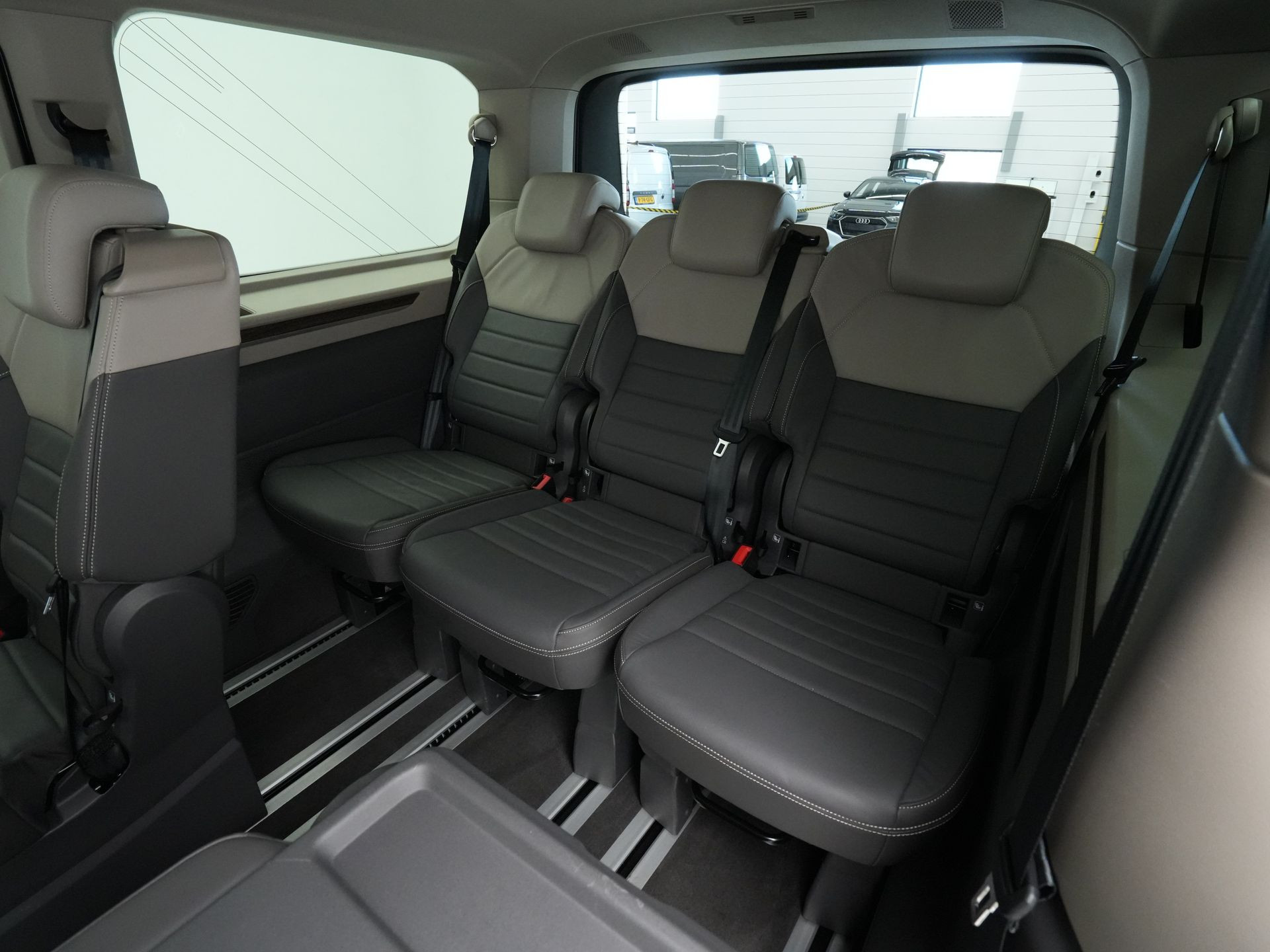 Volkswagen - Multivan 1.4 eHybrid 218pk L2H1 Style DSG - 2024