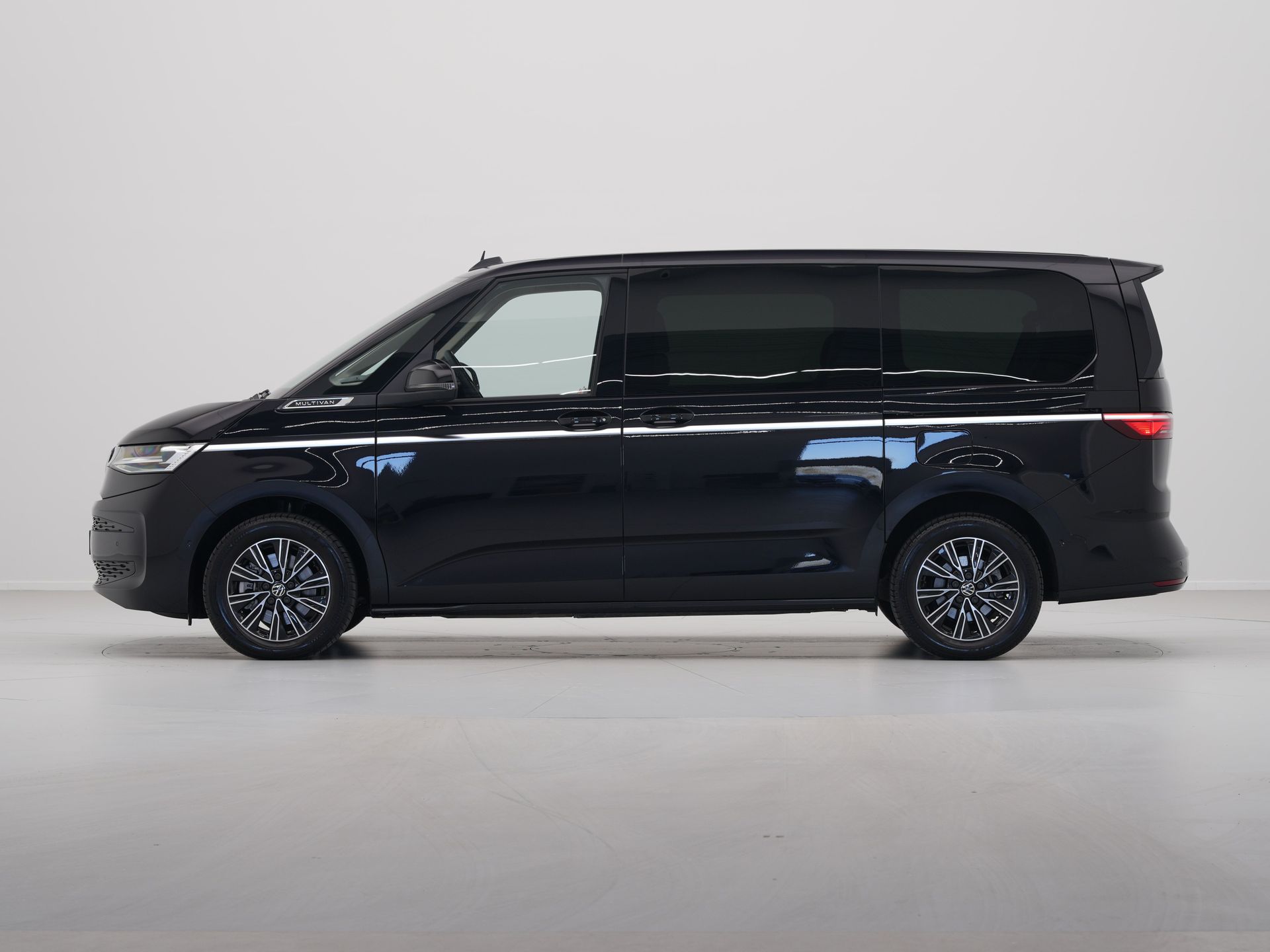 Volkswagen - Multivan 1.4 eHybrid 218pk L2H1 Style DSG - 2024