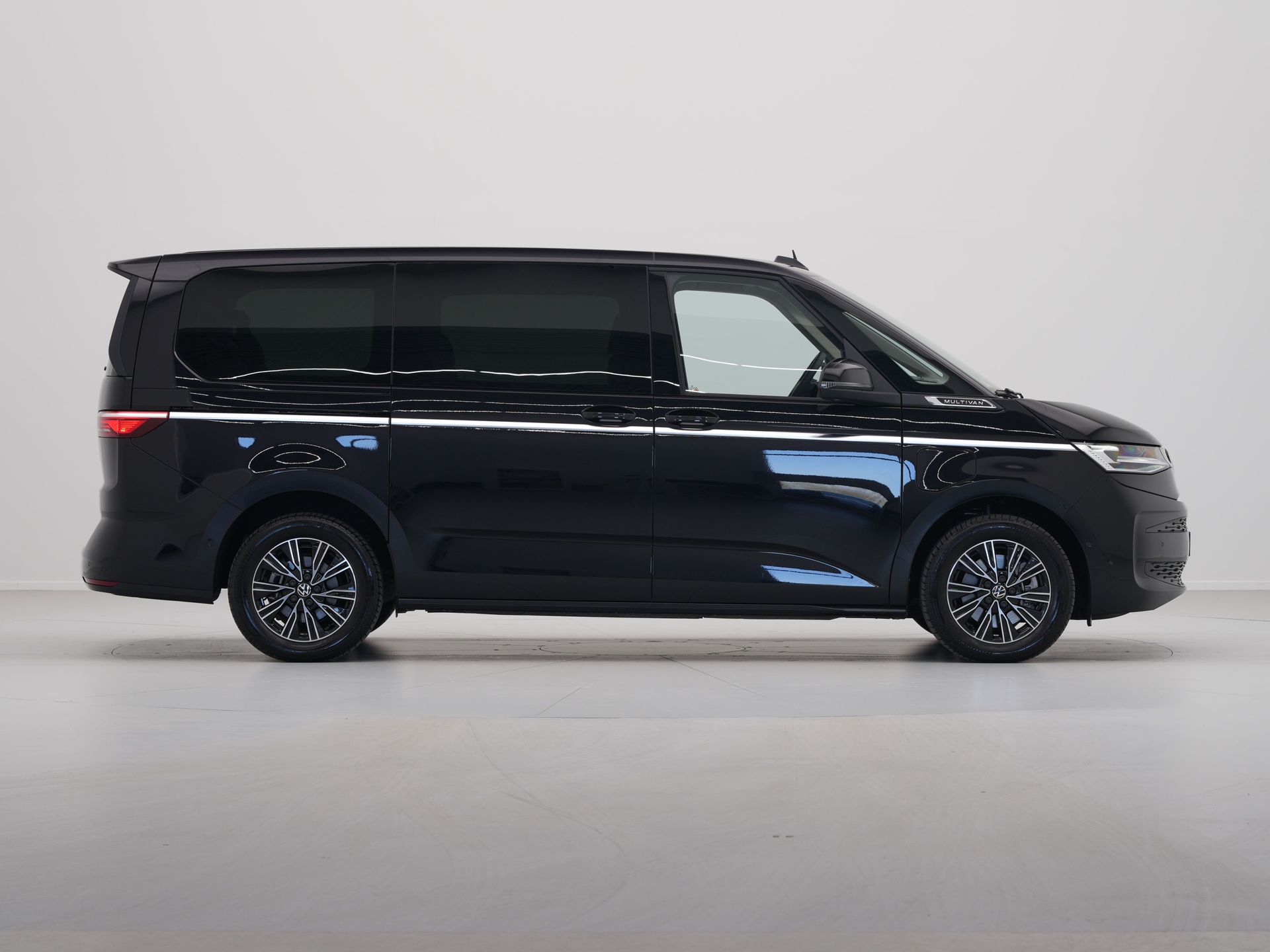 Volkswagen - Multivan 1.4 eHybrid 218pk L2H1 Style DSG - 2024