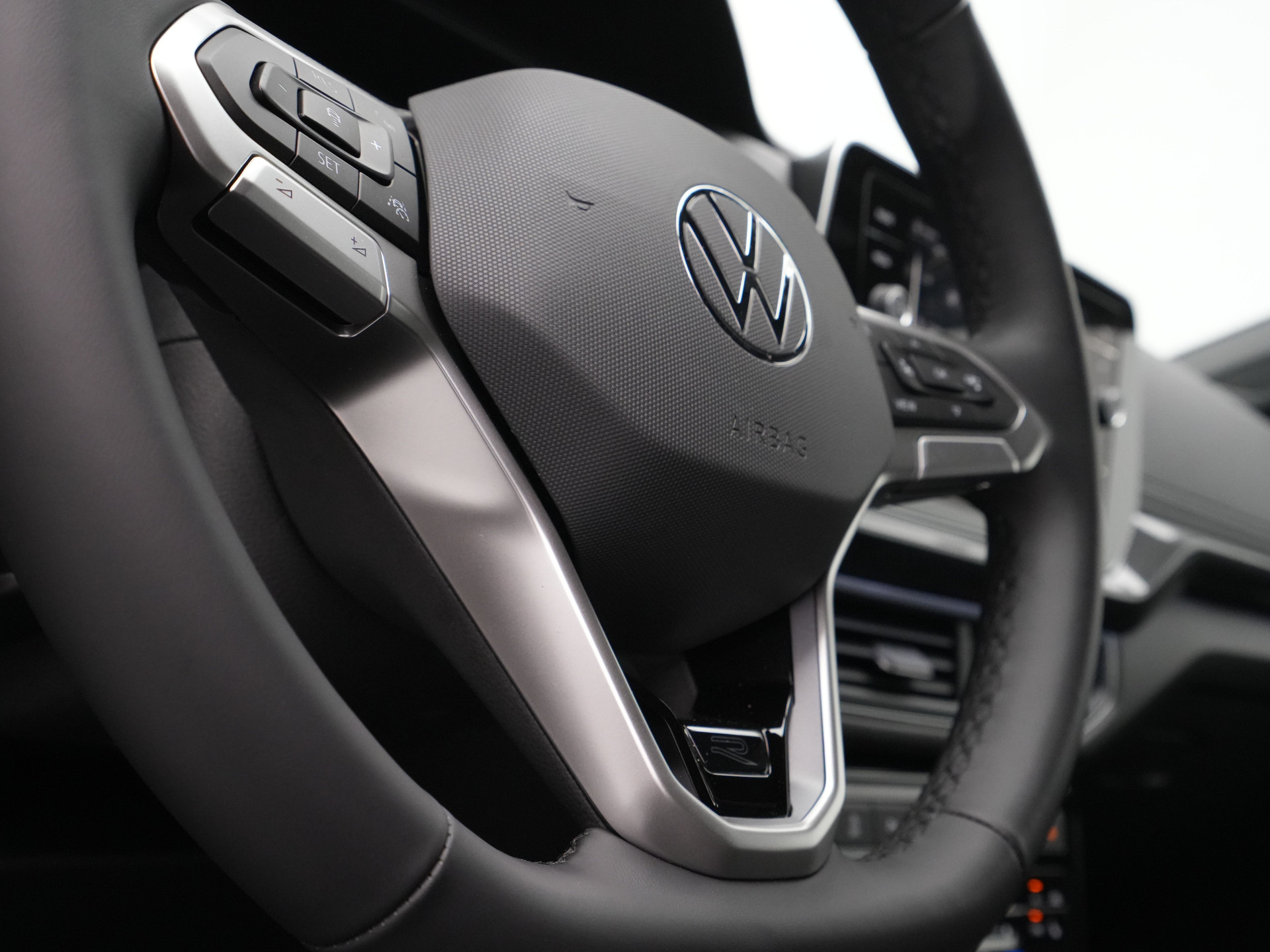 Volkswagen - T-Cross R-Line Edition - 2025