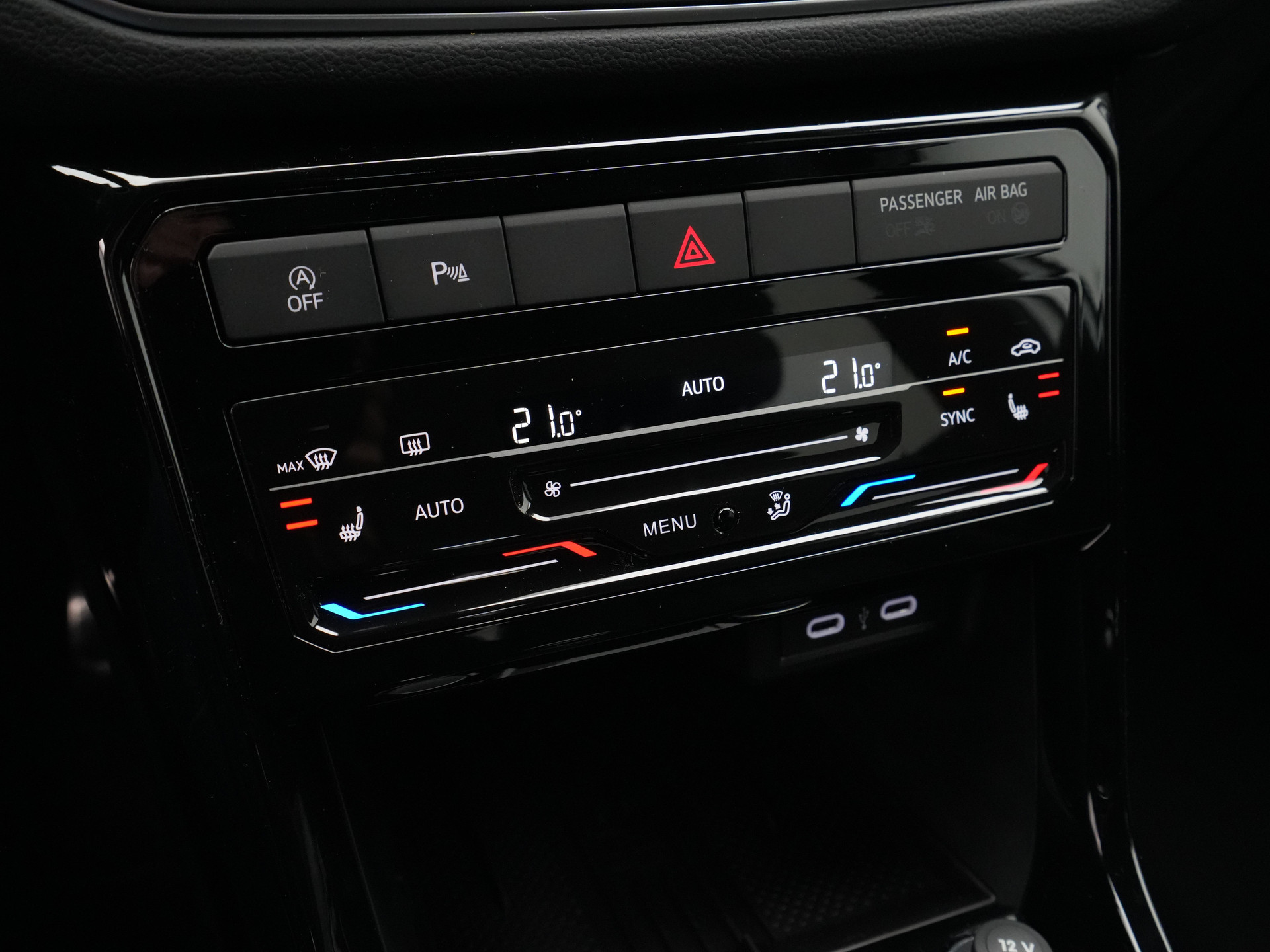 Volkswagen - T-Cross R-Line Edition - 2025