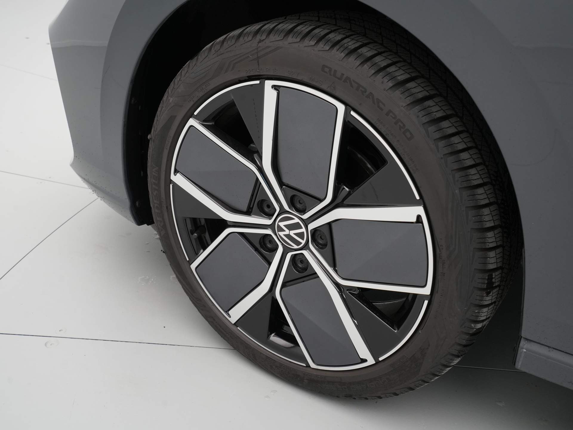 Volkswagen - Golf 1.5 eTSI 115pk Oranje Edition - 2024