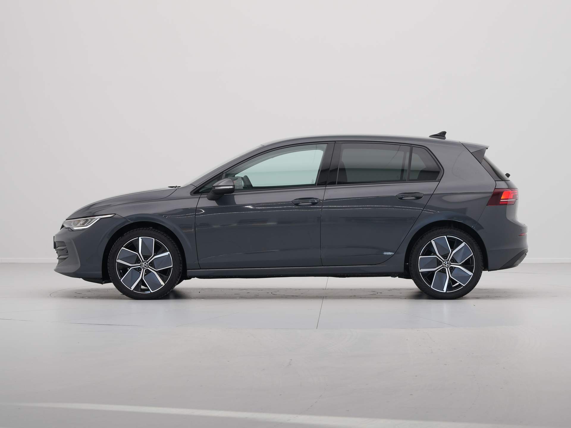 Volkswagen - Golf 1.5 eTSI 115pk Oranje Edition - 2024