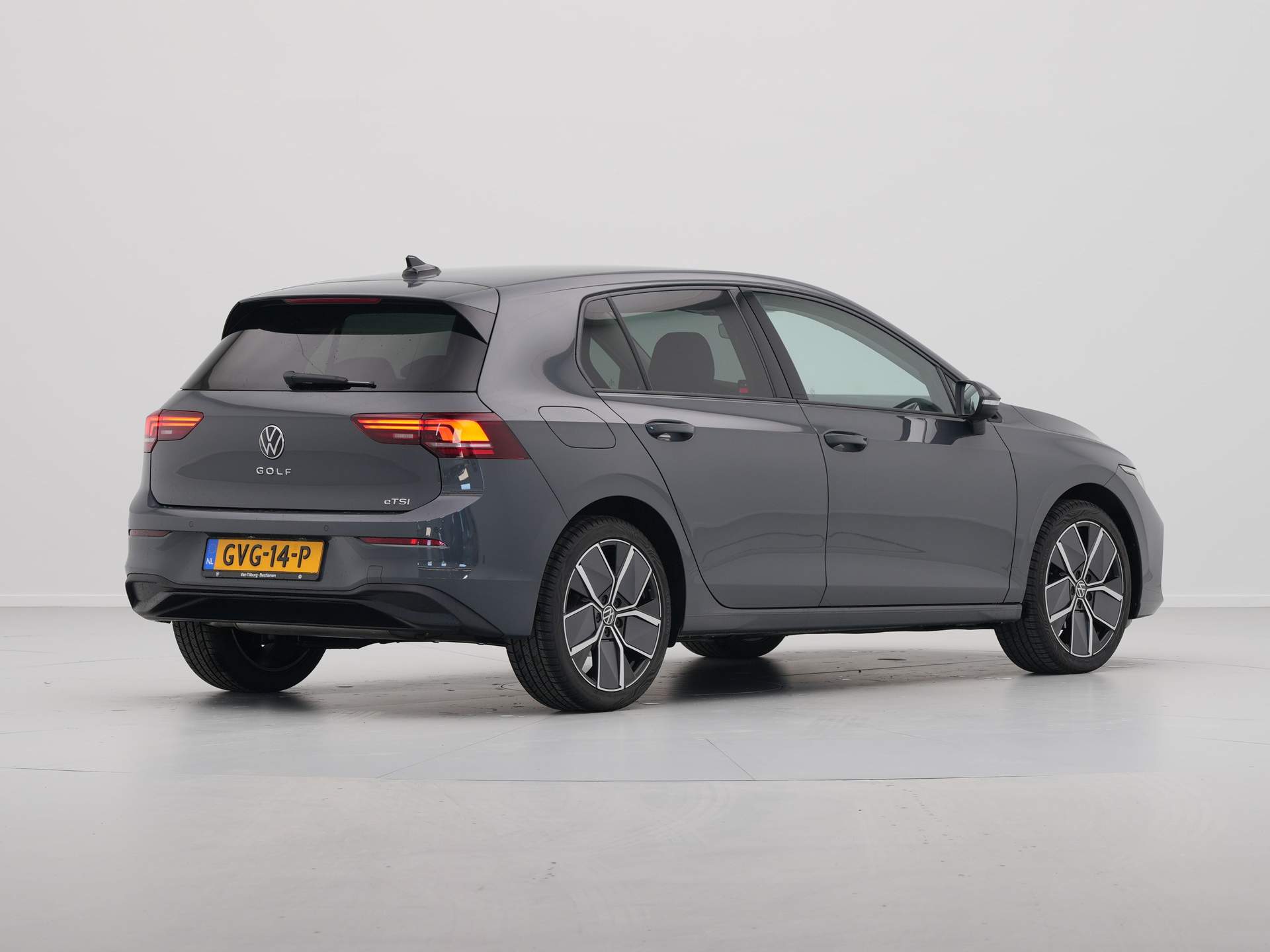 Volkswagen - Golf 1.5 eTSI 115pk Oranje Edition - 2024
