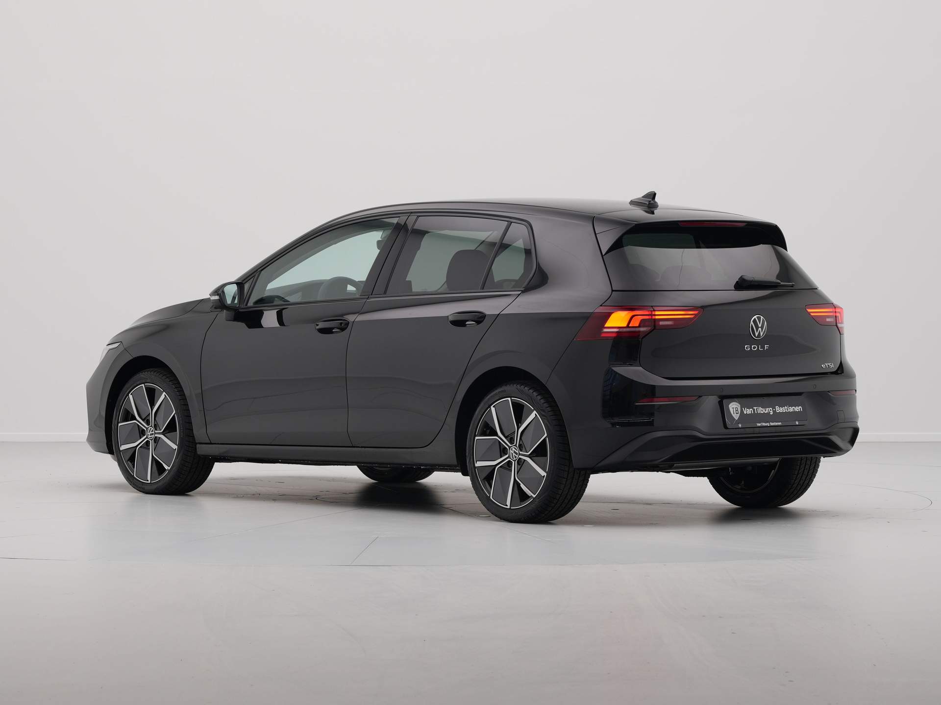 Volkswagen - Golf 1.5 eTSI 115pk DSG Oranje Edition - 2024