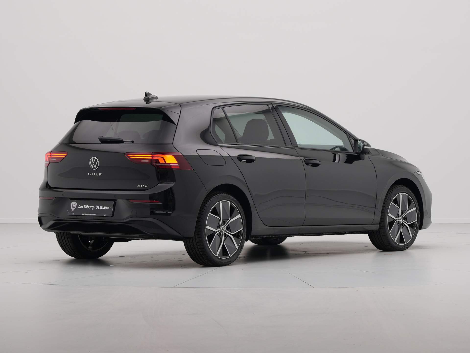 Volkswagen - Golf 1.5 eTSI 115pk DSG Oranje Edition - 2024