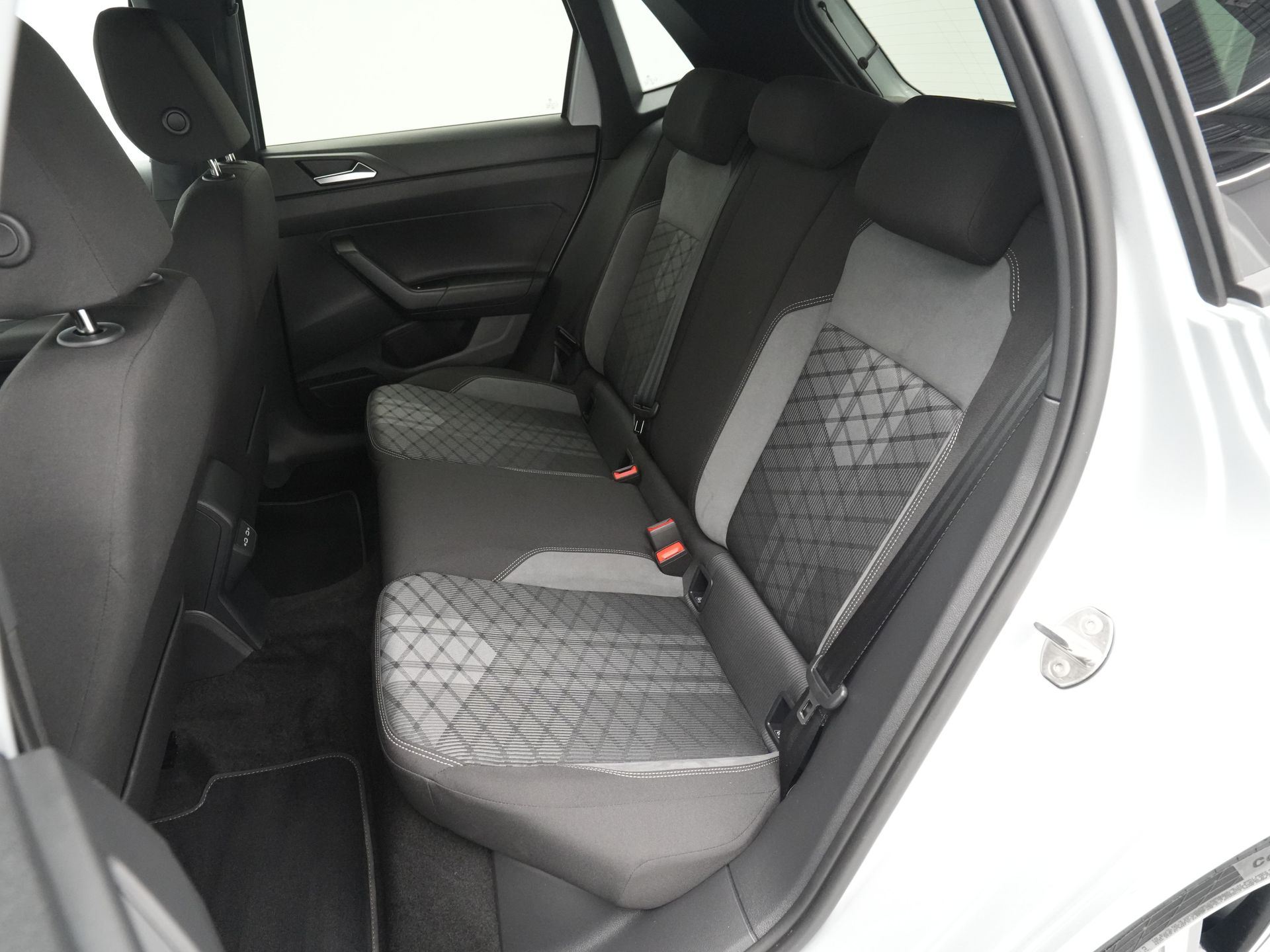Volkswagen - Polo 1.0 TSI R-Line - 2024
