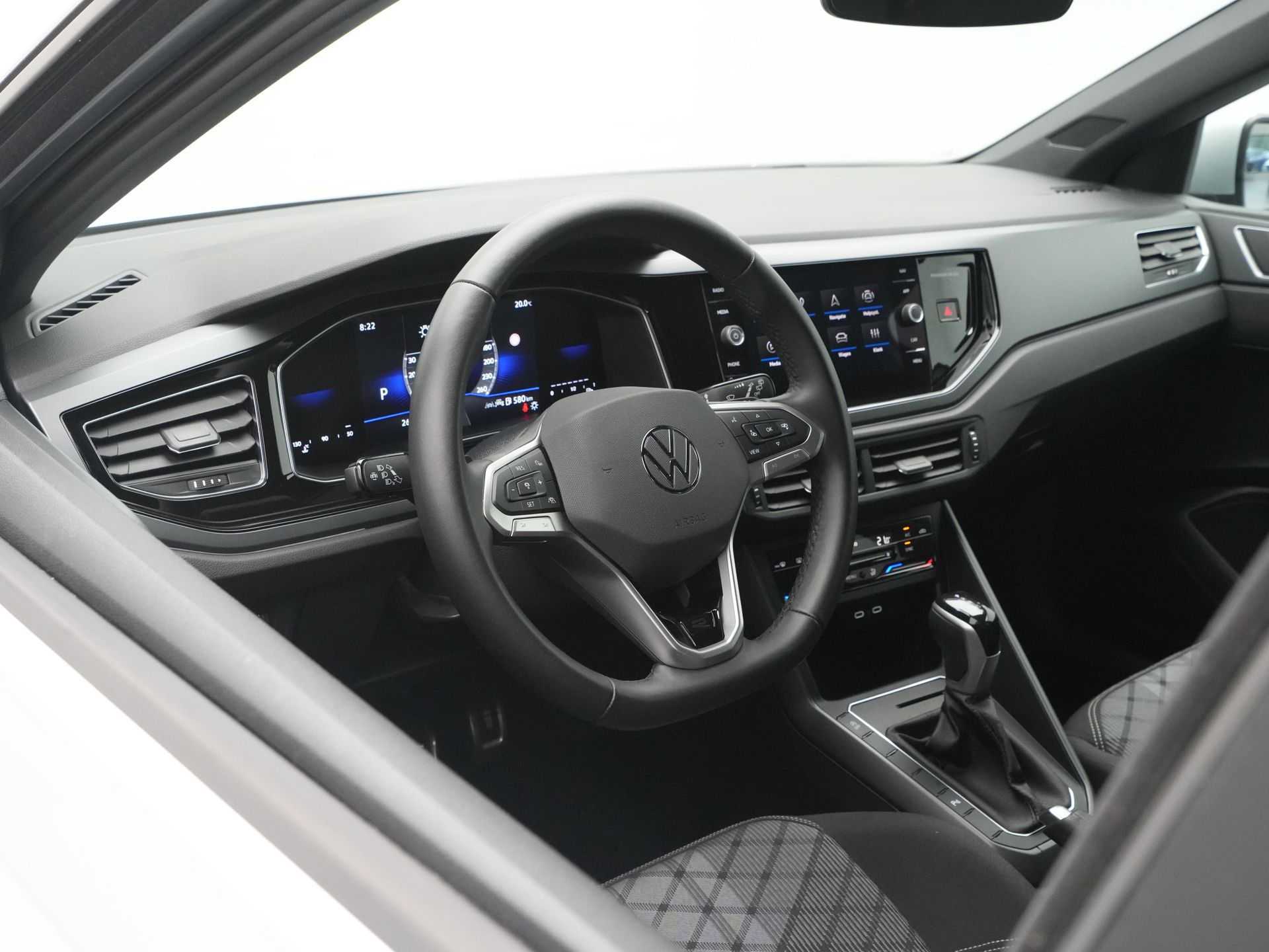 Volkswagen - Polo 1.0 TSI R-Line - 2024