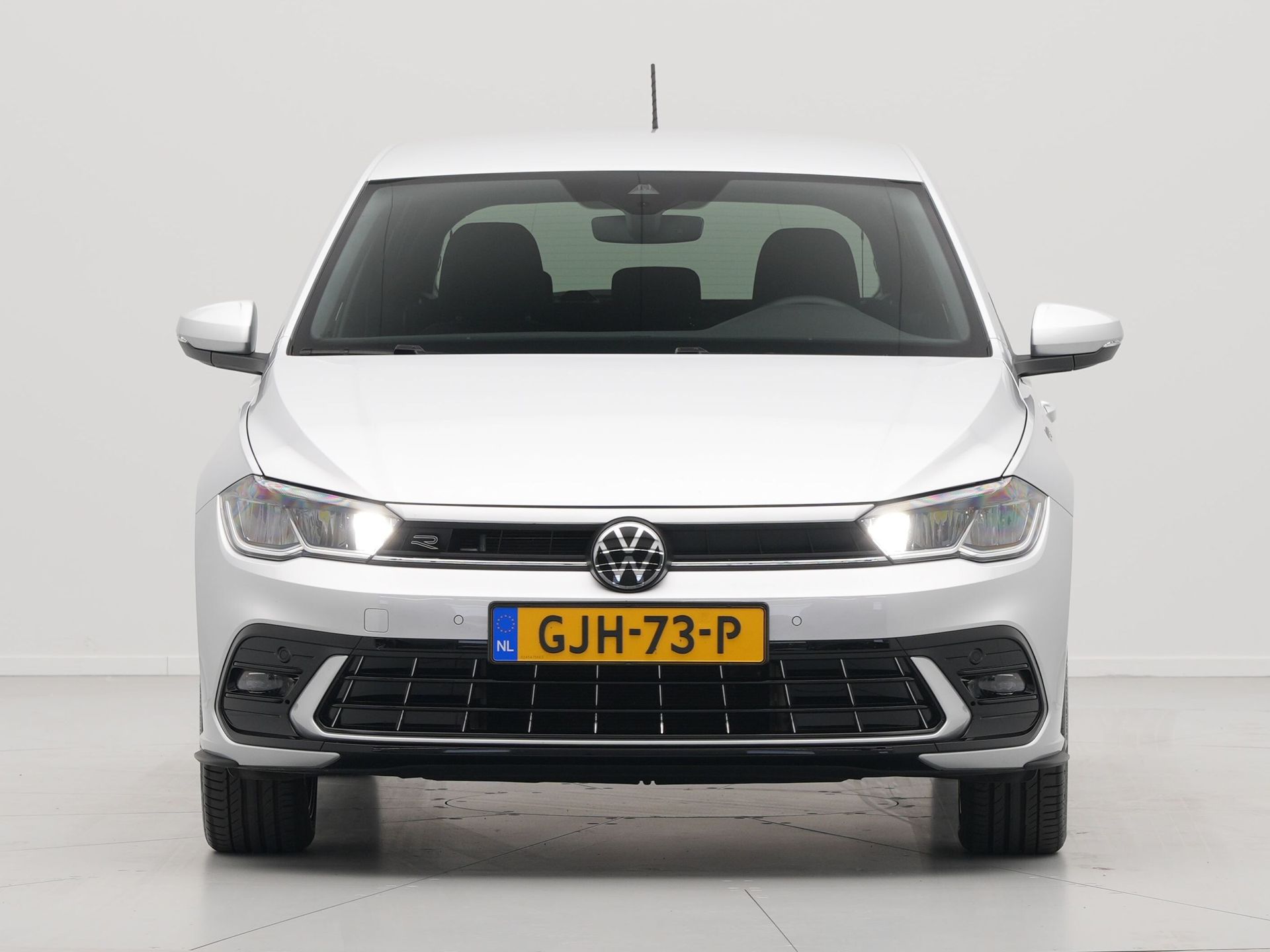 Volkswagen - Polo 1.0 TSI R-Line - 2024