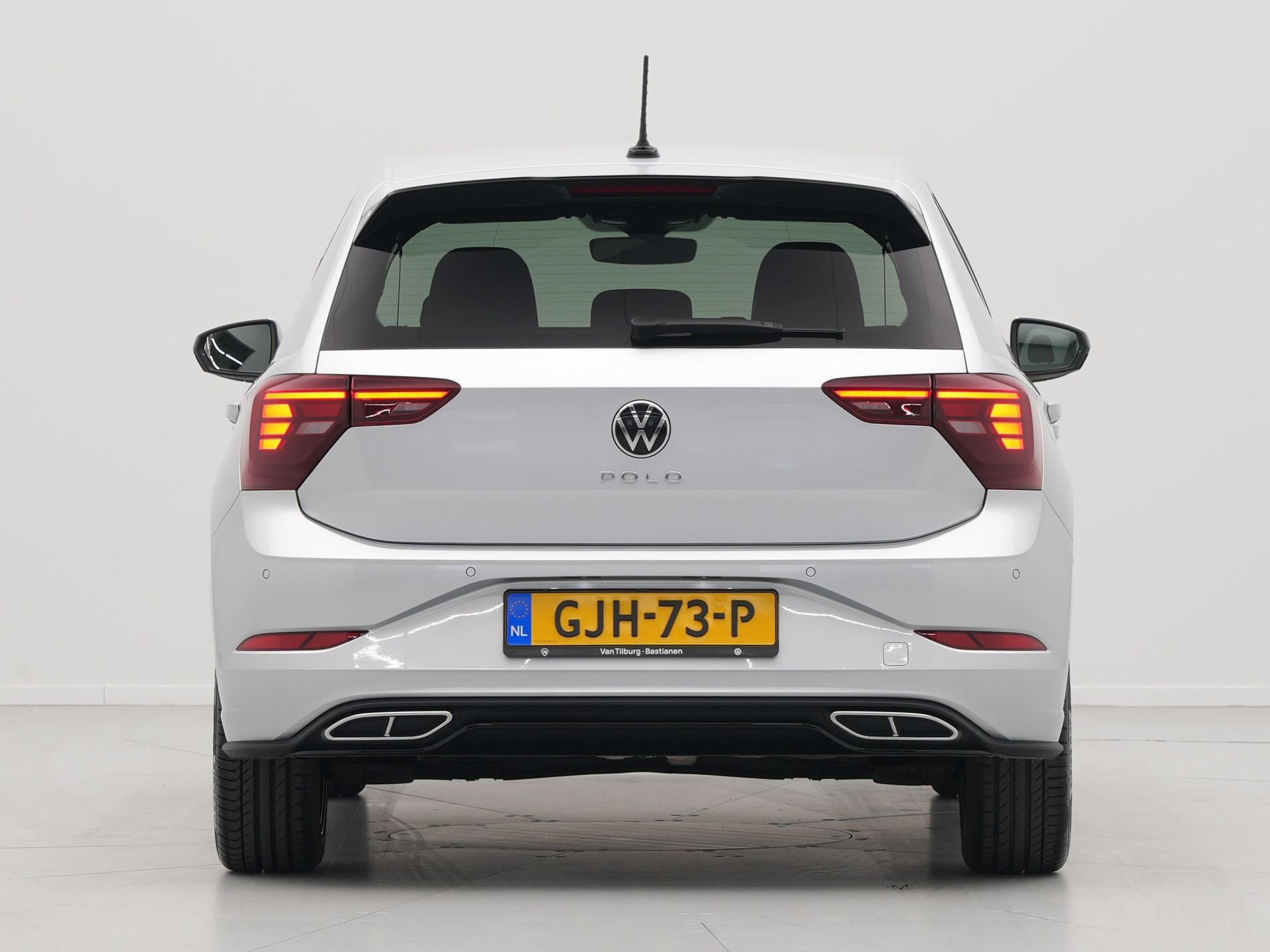 Volkswagen - Polo 1.0 TSI R-Line - 2024