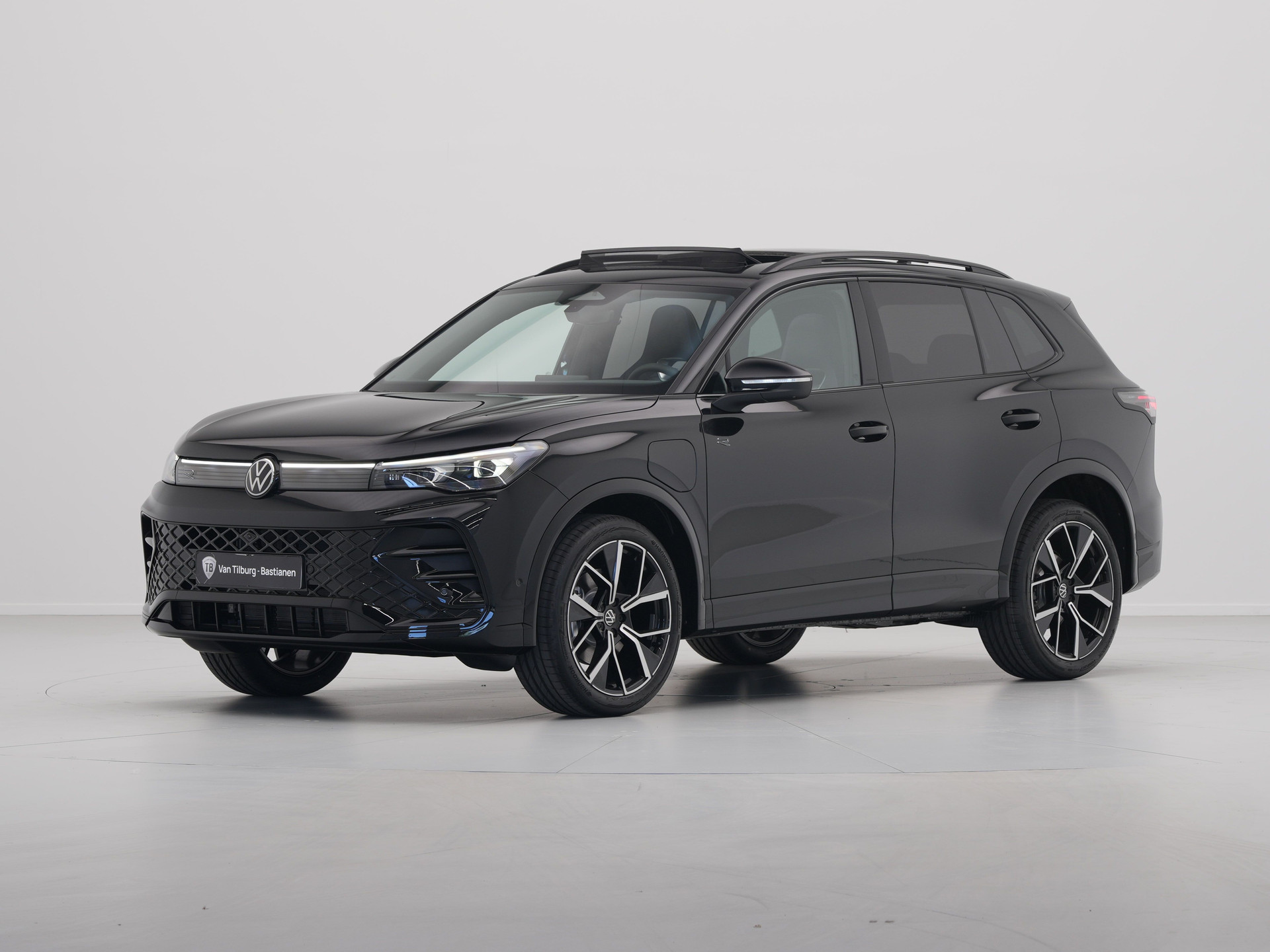 Volkswagen - Tiguan R-Line Edition - eHybrid - 2025