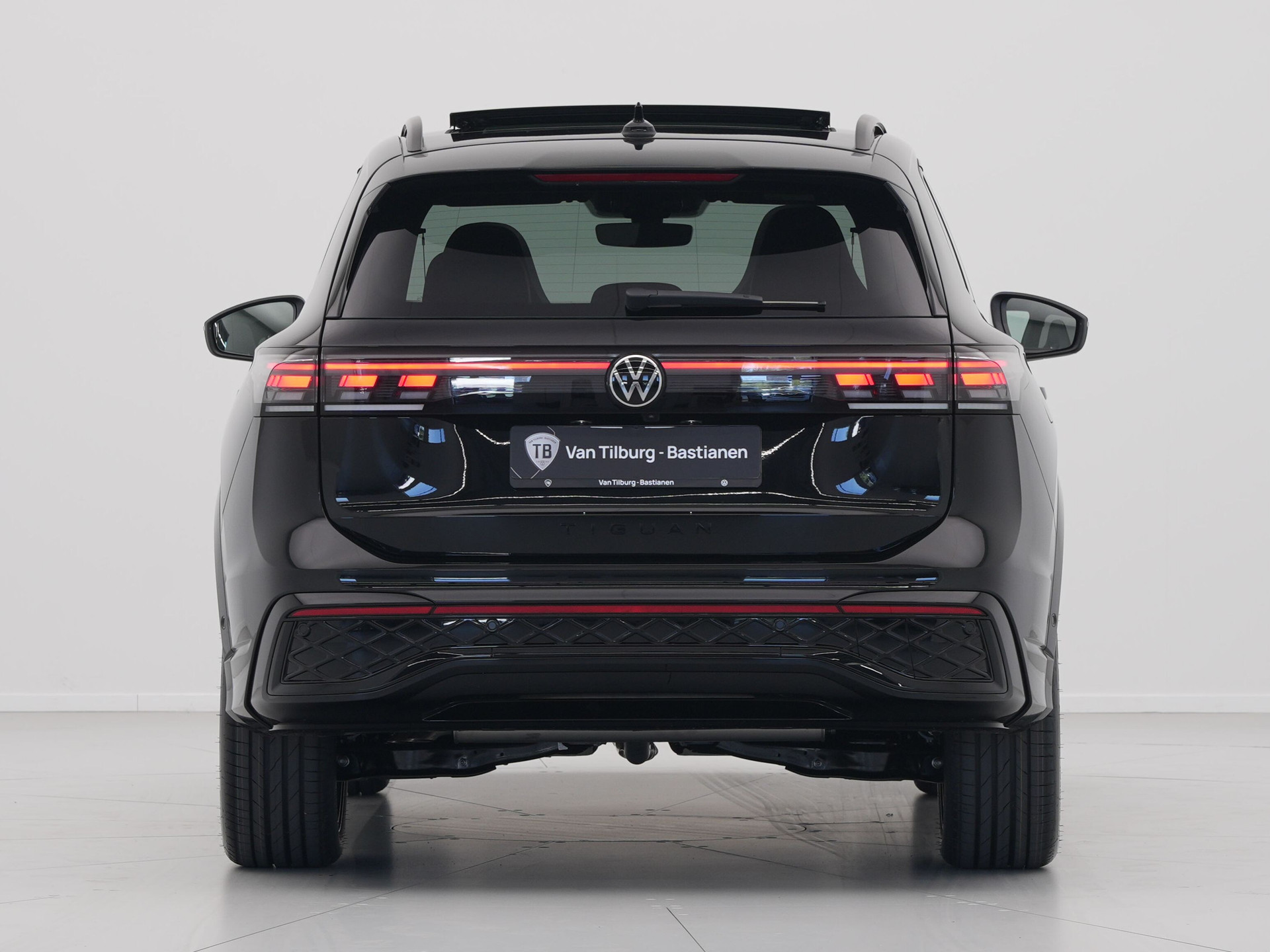 Volkswagen - Tiguan R-Line Edition - eHybrid - 2025