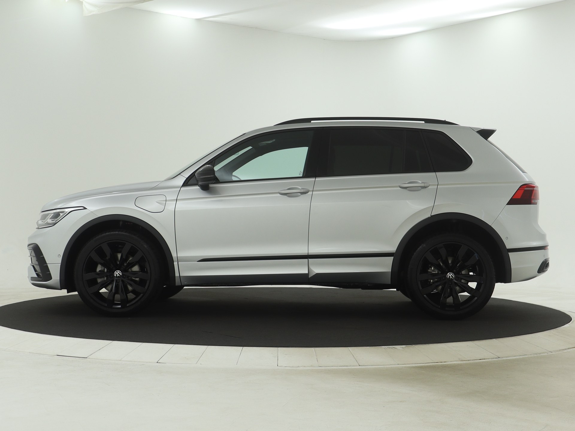 Volkswagen - Tiguan 1.4 TSI eHybrid R-Line Business - 2024