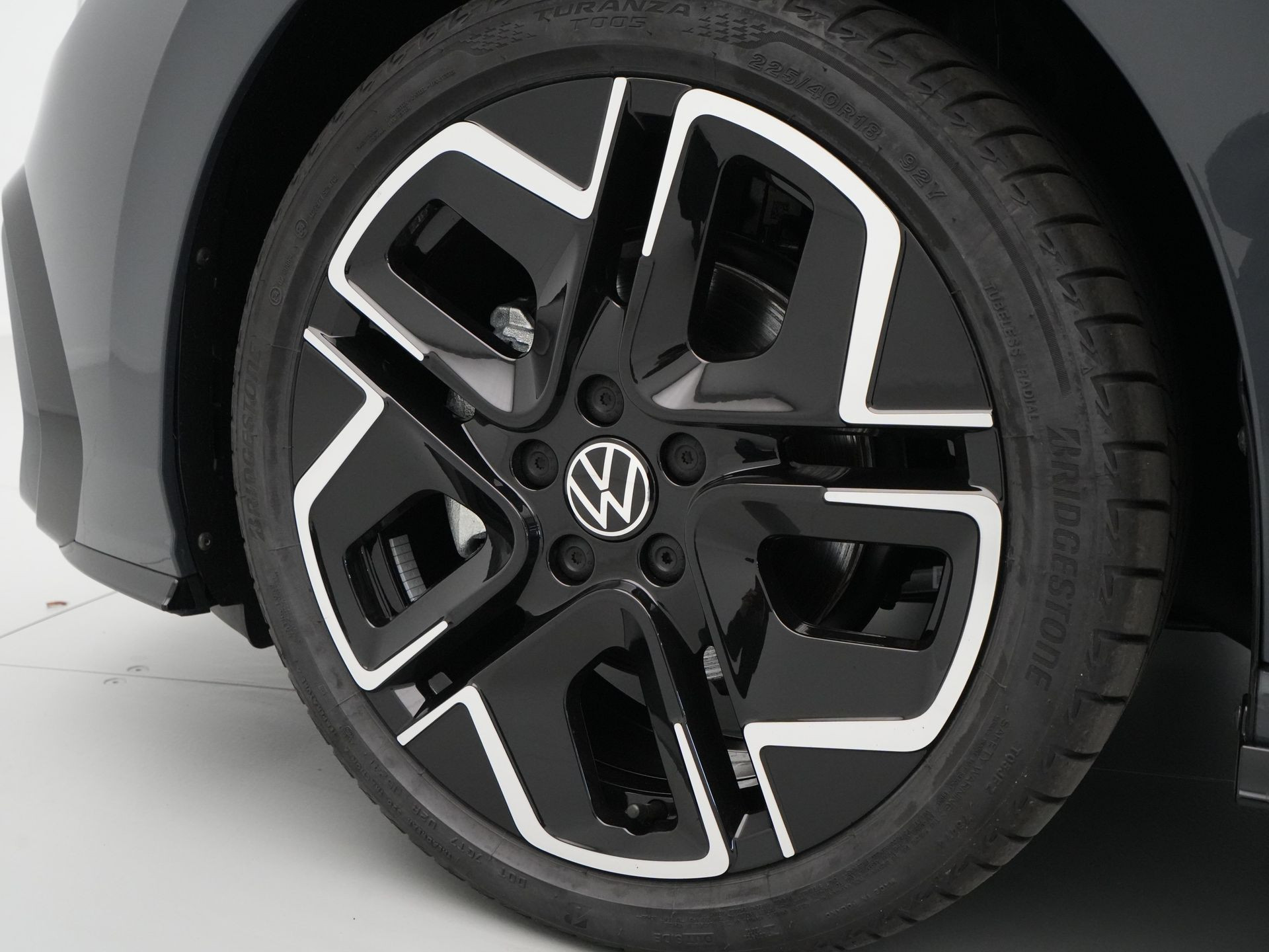 Volkswagen - GOLF Variant 1.5 eTSI R-Line Edition - 2025