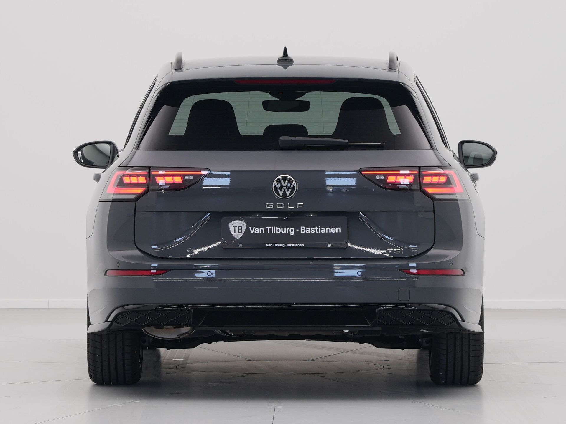 Volkswagen - GOLF Variant 1.5 eTSI R-Line Edition - 2025