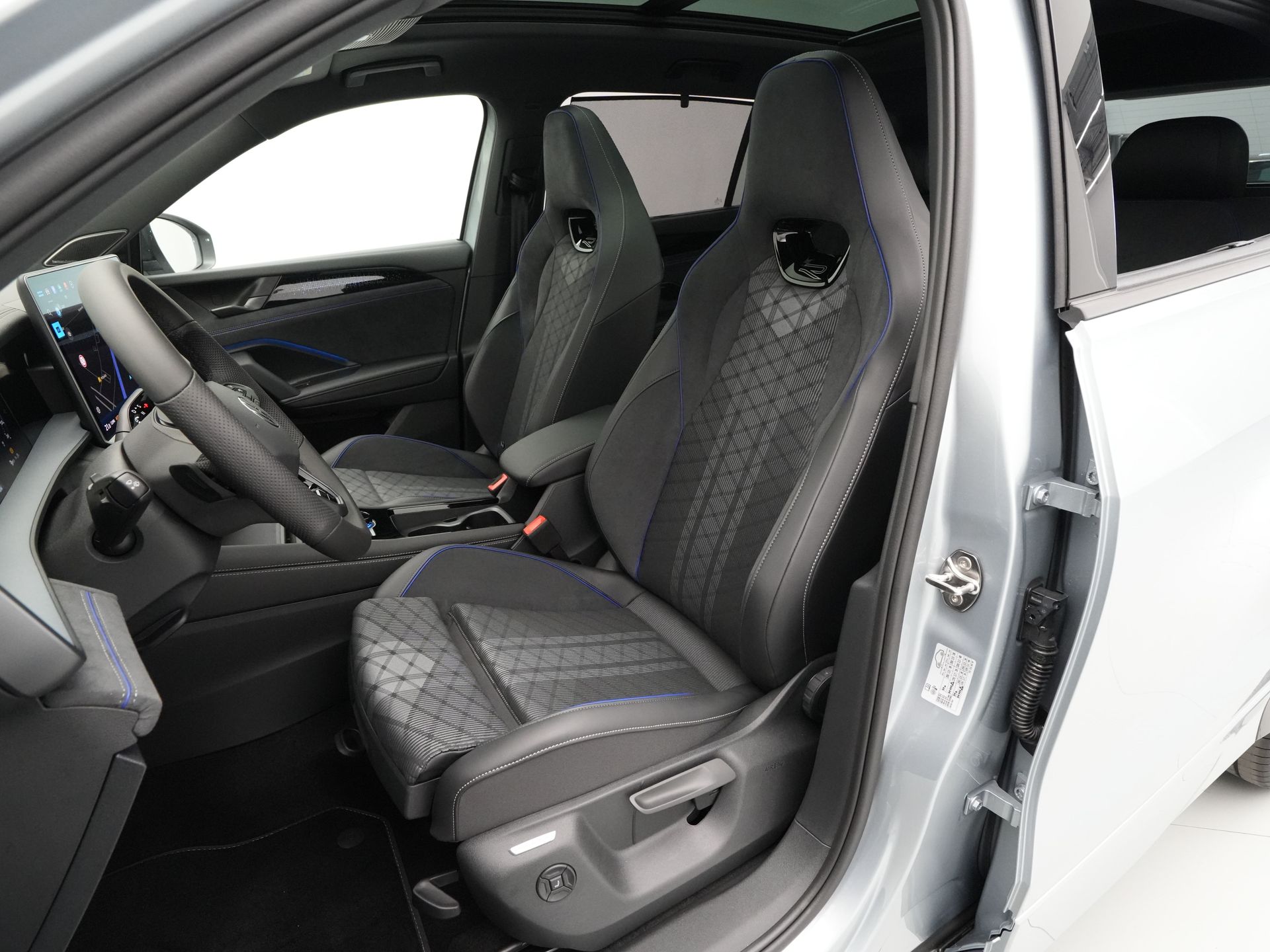 Volkswagen - Tayron 1.5 eHybrid R-Line Edition - 2025