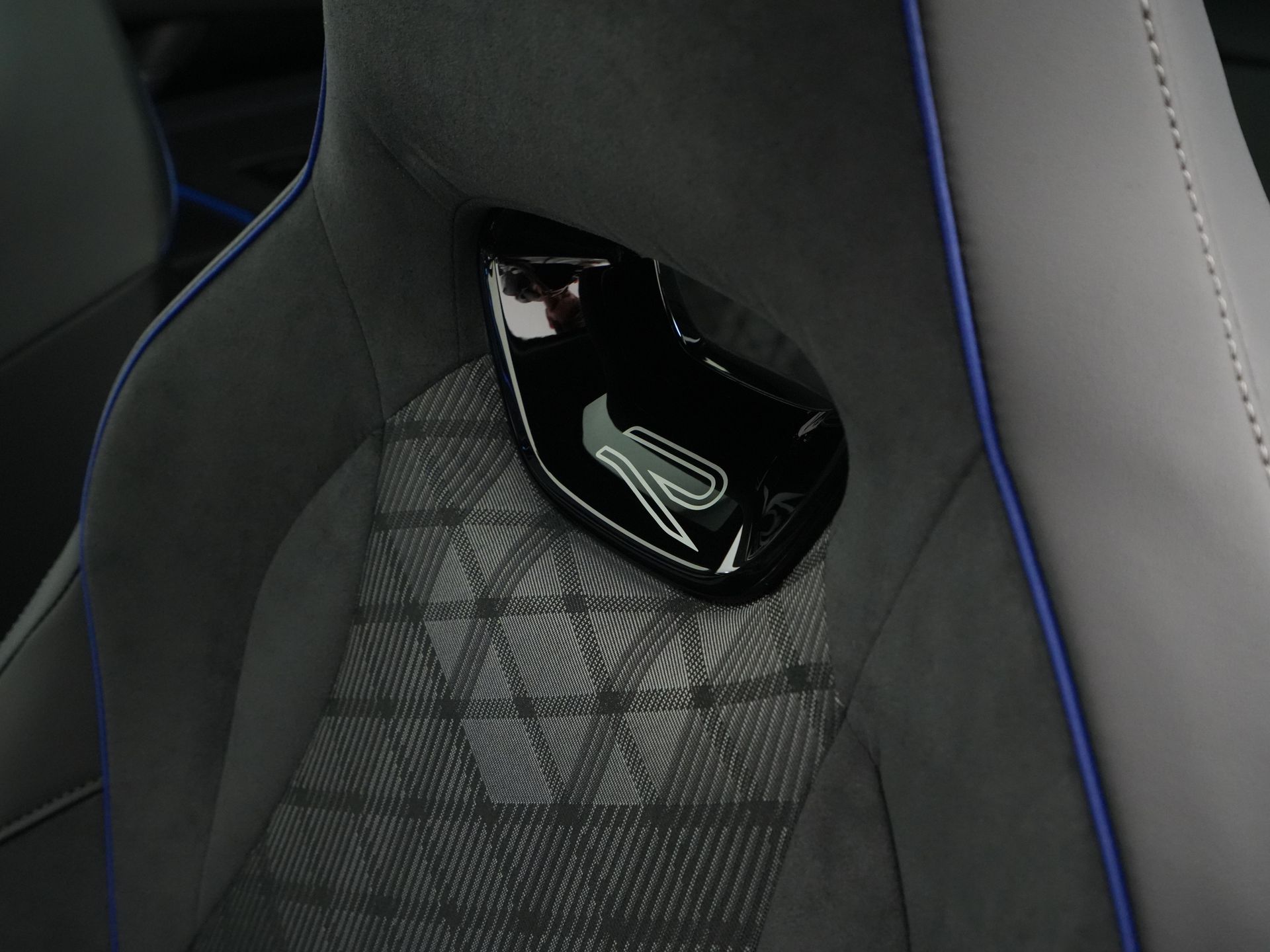 Volkswagen - Tayron 1.5 eHybrid R-Line Edition - 2025