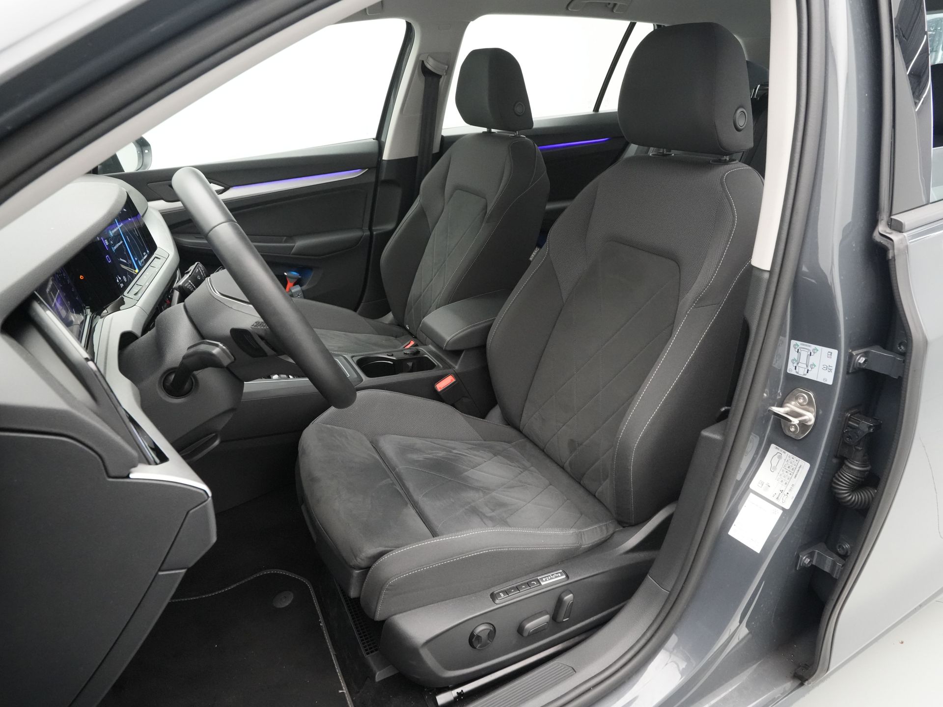 Volkswagen - GOLF Variant 1.5 eTSI Life DSG Business - 2023