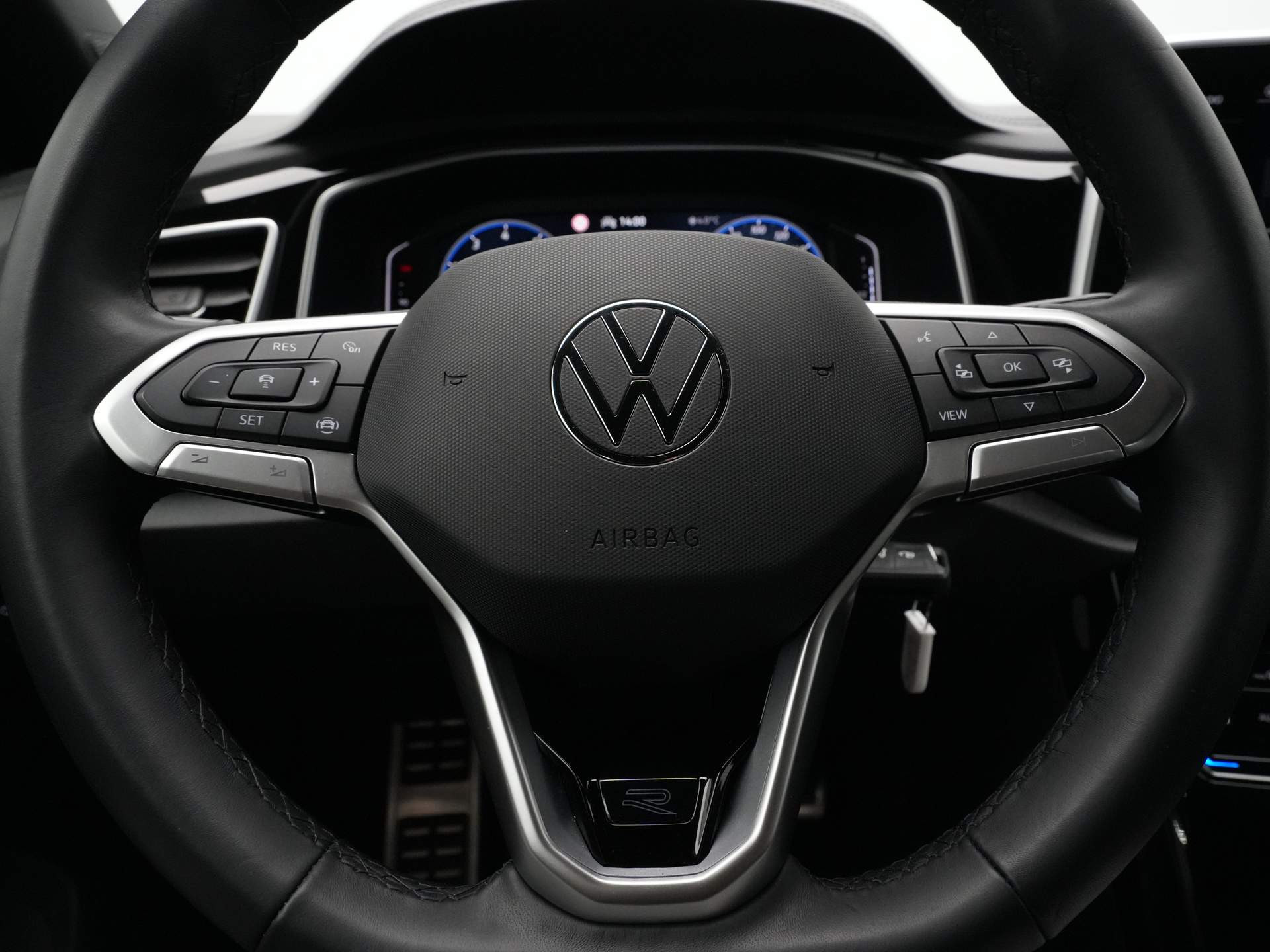 Volkswagen - T-Roc 1.5 TSI 150pk DSG R-Line - 2024