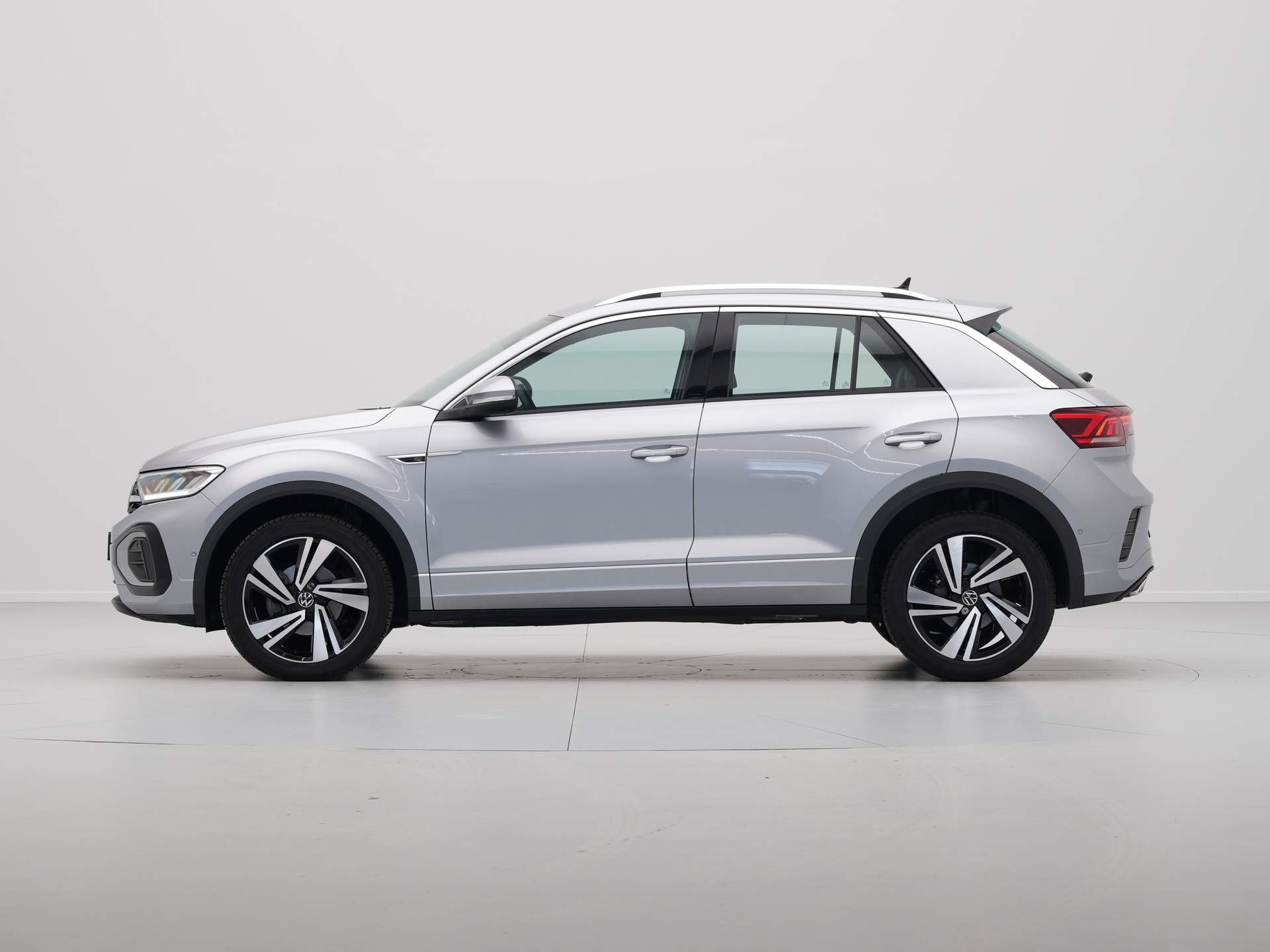 Volkswagen - T-Roc 1.5 TSI 150pk DSG R-Line - 2024