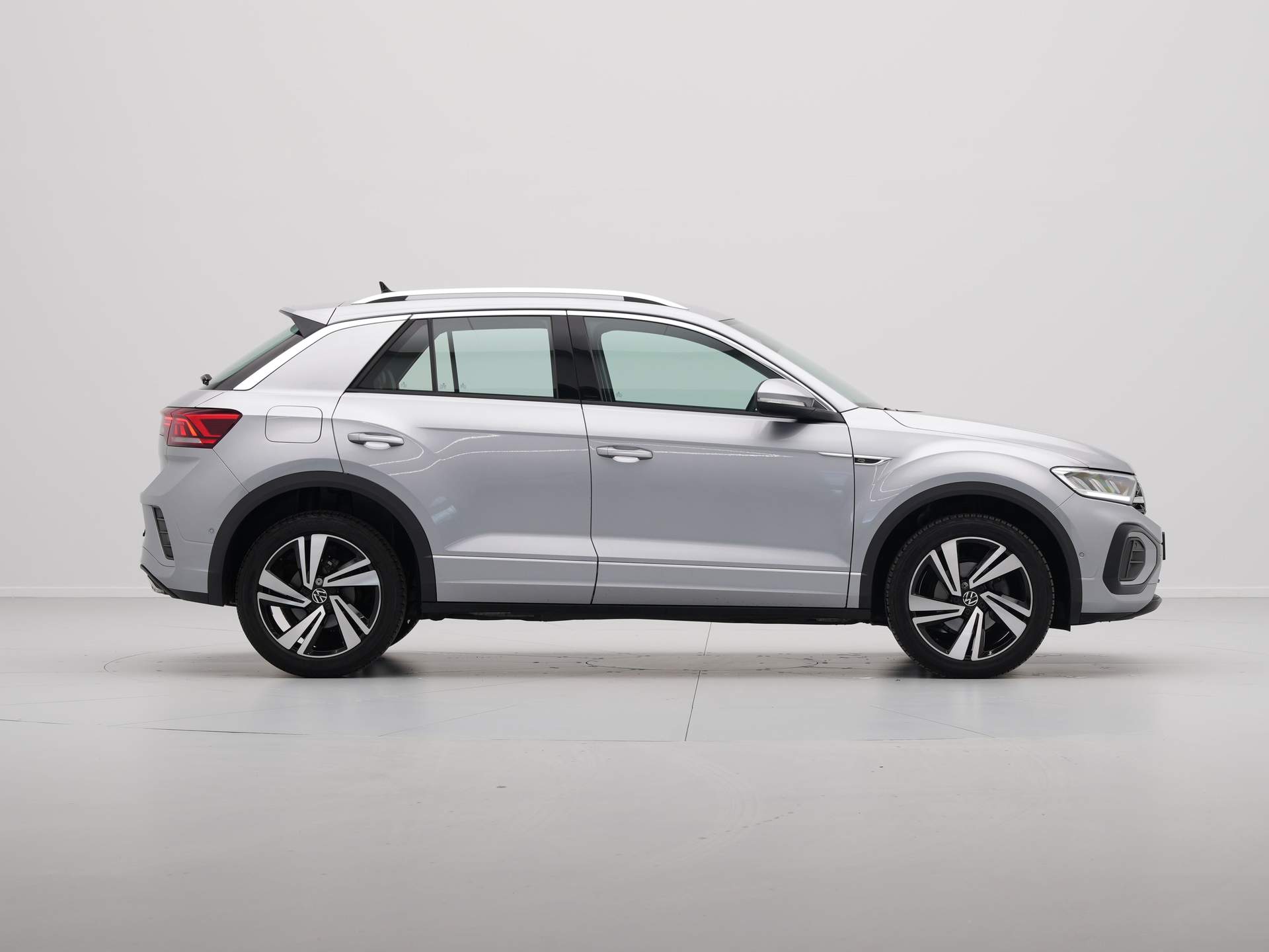 Volkswagen - T-Roc 1.5 TSI 150pk DSG R-Line - 2024